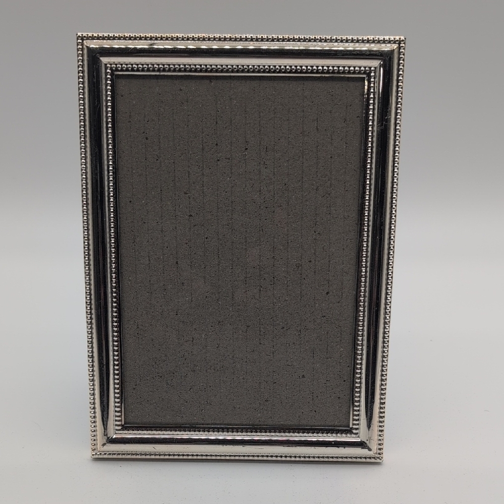 Elegant Silver Photo Frame - Picture 1 of 8
